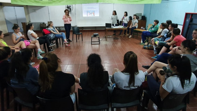 imagen Capacitaron en violencia de género a jugadoras federadas