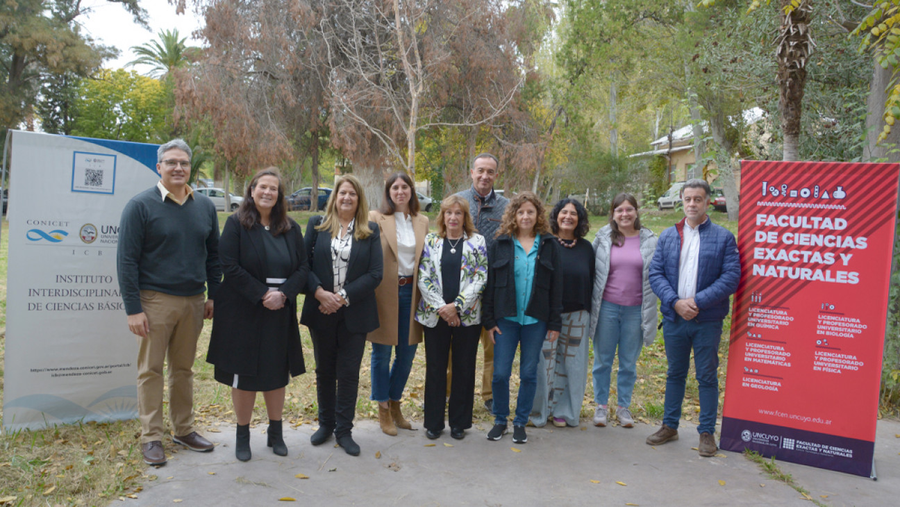 imagen La UNCUYO junto al CONICET Mendoza inauguraron una plataforma tecnológica que permitirá brindar servicios de investigación científica y a sectores productivos clave de la provincia