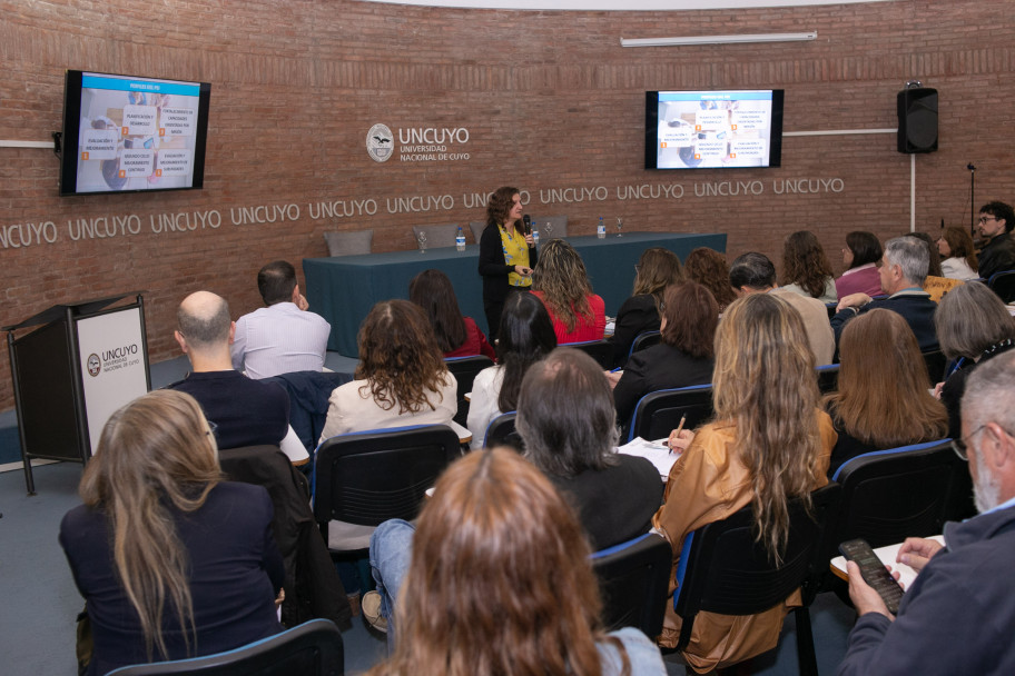 imagen Por segunda vez, la UNCUYO evalúa su labor en ciencia y tecnología