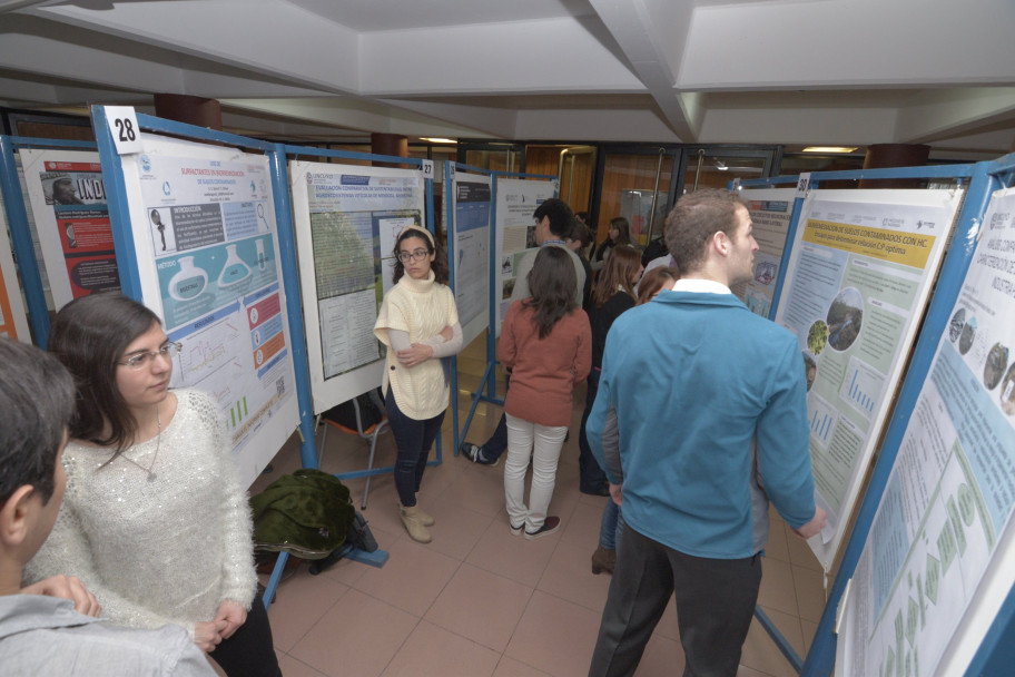 imagen En conmemoración a los 50º de la Noche de los Bastones Largos, finalizó la Pre-Jornada de Jóvenes Investigadores