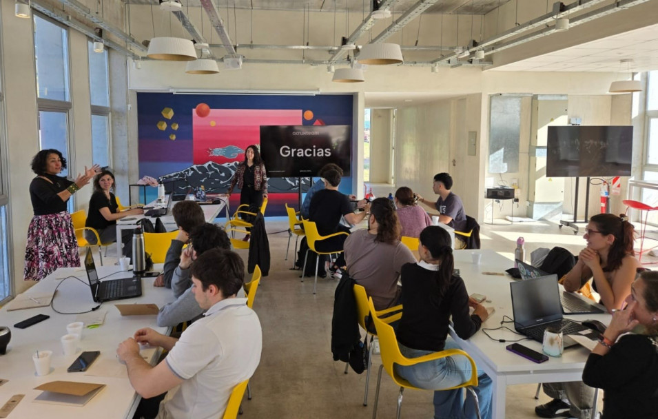 imagen Innovación, creatividad y compromiso: así se vivió la Hackathon HIT UNCUYO 2025