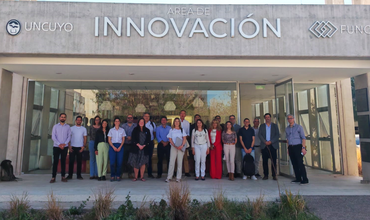 imagen Investigadores y emprendedores vinculados a la UNCUYO expusieron sus proyectos ante la Fundación Argentina de Nanotecnología