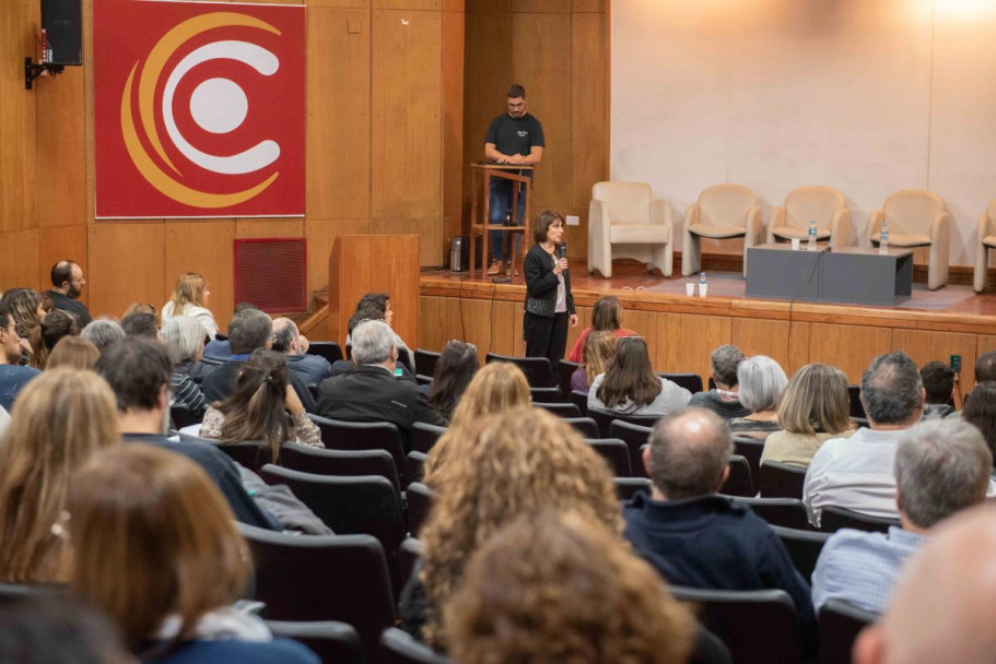 imagen Con una destacada presencia de investigadores se capacitó en torno a la nueva convocatoria de categorización