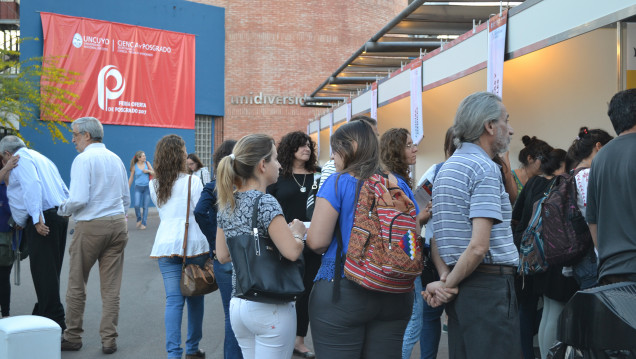 imagen Con destacada convocatoria de graduados y estudiantes, se realizó la Feria Oferta de Posgrado