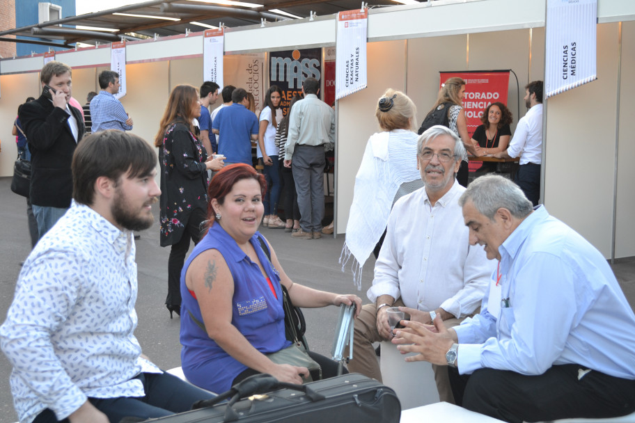 imagen Con destacada convocatoria de graduados y estudiantes, se realizó la Feria Oferta de Posgrado