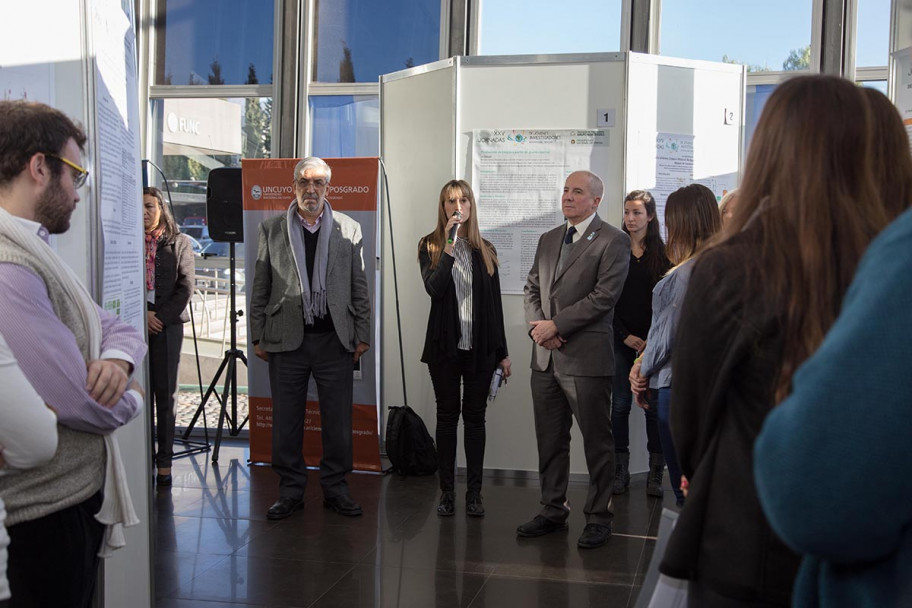 imagen Exhibición de posters científicos realizados por jóvenes investigadores