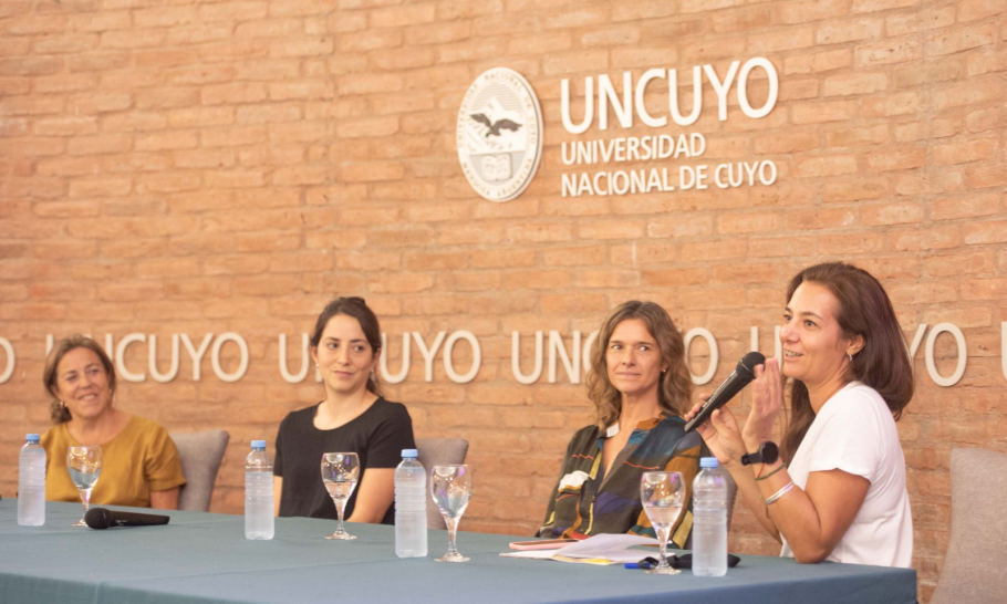 imagen Investigadoras y artistas fueron protagonistas de un conversatorio en la UNCUYO