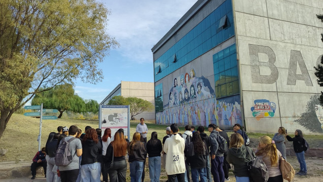imagen Estudiantes del Colegio Ernesto Sábato recorrieron el predio de la UNCUYO