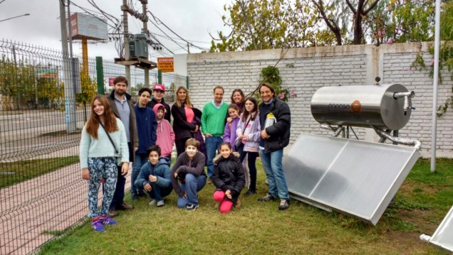 imagen Estudiantes del colegio Carmen Vera Arenas visitaron ENERGE S.A.