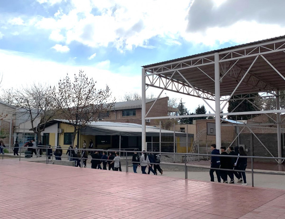 imagen ​ Se realizaron simulacros de evacuación en la Escuela del Magisterio y la Escuela Carmen Vera Arenas