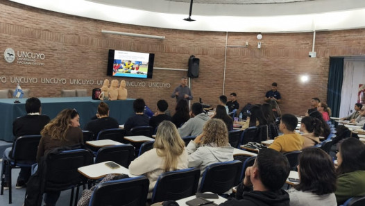 imagen Especialistas brindaron herramientas clave en salud y prevención en el marco de UNCUYO Previene