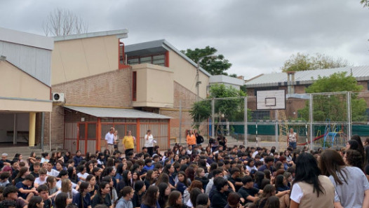 imagen Evacuación preventiva por sismo en la Escuela de Magisterio de Mendoza