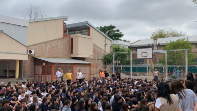 imagen Evacuación preventiva por sismo en la Escuela de Magisterio de Mendoza