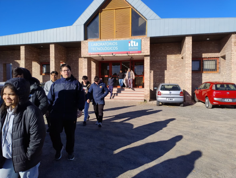 imagen "Prepararnos hoy, para actuar mejor mañana": La UNCUYO realizó un simulacro de evacuación en distintas dependencias