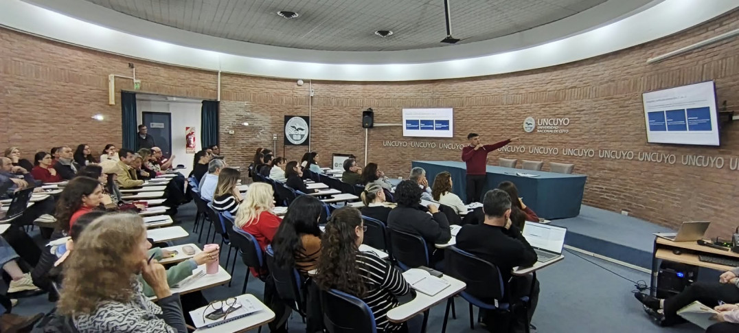 imagen A sala llena, se realizó una capacitación sobre el nuevo procedimiento de Liquidación Final por Cese del Agente