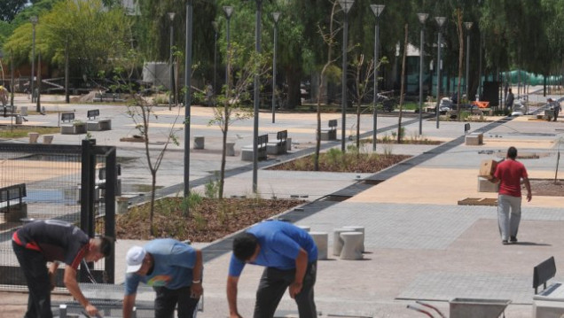 imagen Se inaugura el Paseo Antonio Di Benedetto que une las dos Naves