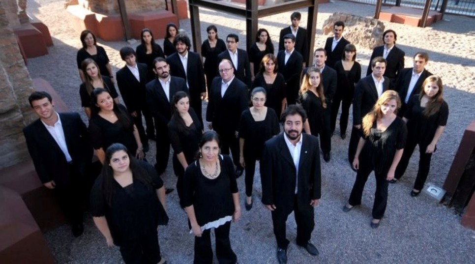 imagen 50° Aniversario del Coro Universitario de Mendoza. 1965-2015: Medio siglo de música