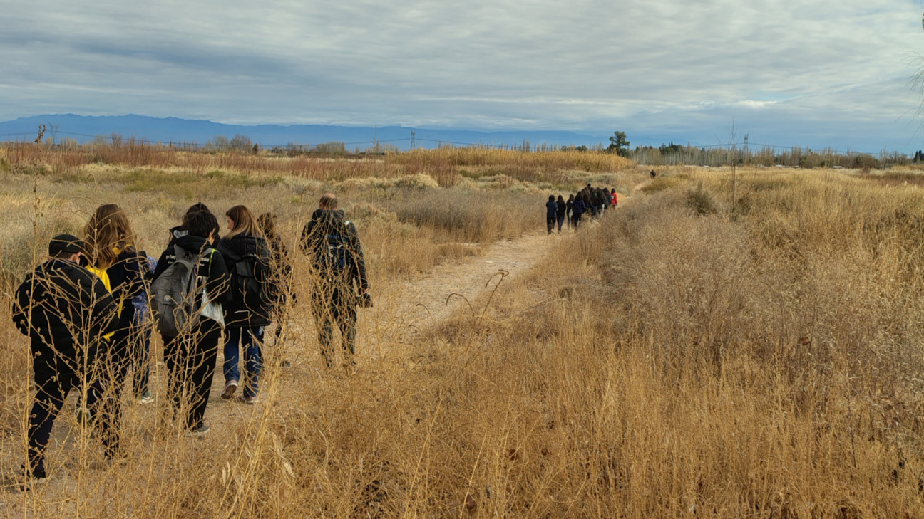 imagen Estudiantes del Martín Zapata participaron en una jornada ambiental en el humedal Arroyo Claro