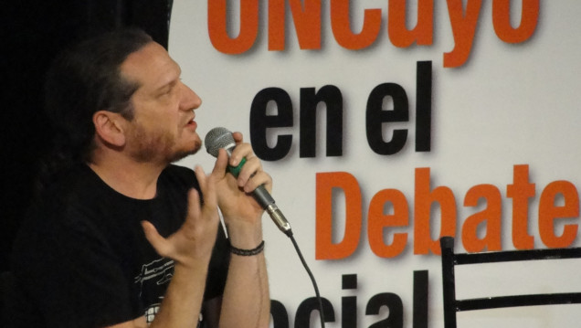 imagen Darío Sztajnszrajber participó del ciclo "La UNCuyo en el Debate Social"