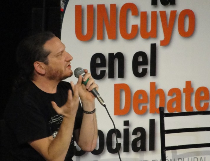 imagen Darío Sztajnszrajber participó del ciclo "La UNCuyo en el Debate Social"