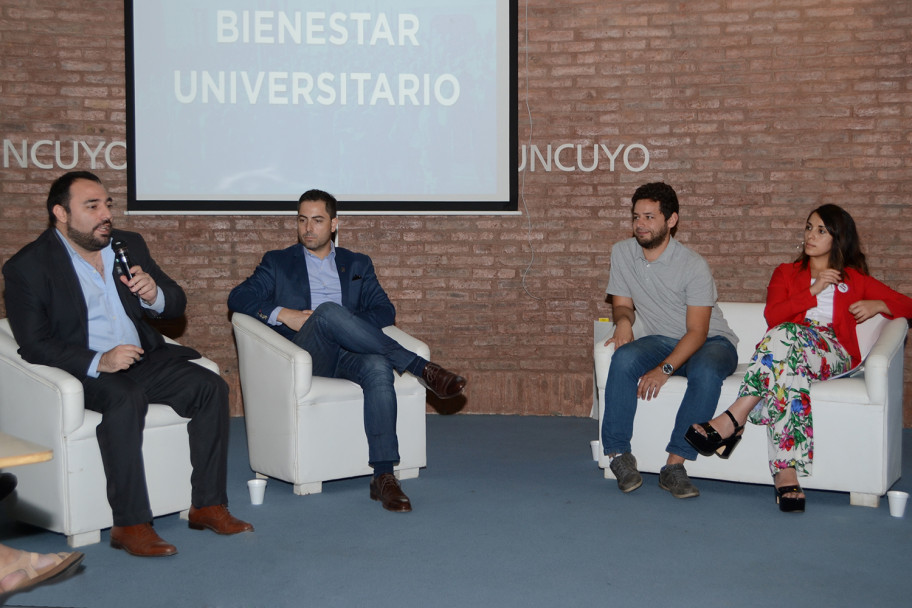 imagen Se realizó el Ciclo: «Diálogos del Centenario. Excelencia Académica y Bienestar Universitario»