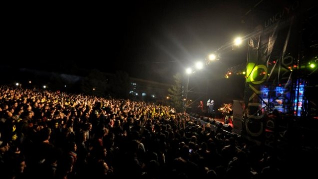 imagen Más de 5000 personas bailaron al son de Dancing Mood en la UNCUYO