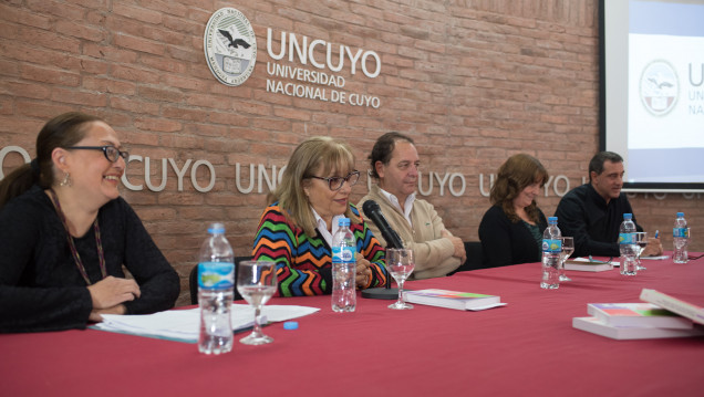 imagen Luis Sampedro presentó su libro en la UNCUYO