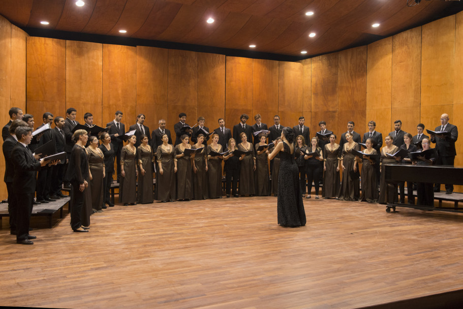 imagen El Coro Universitario celebra su 51° Aniversario con un Concierto "Americano"