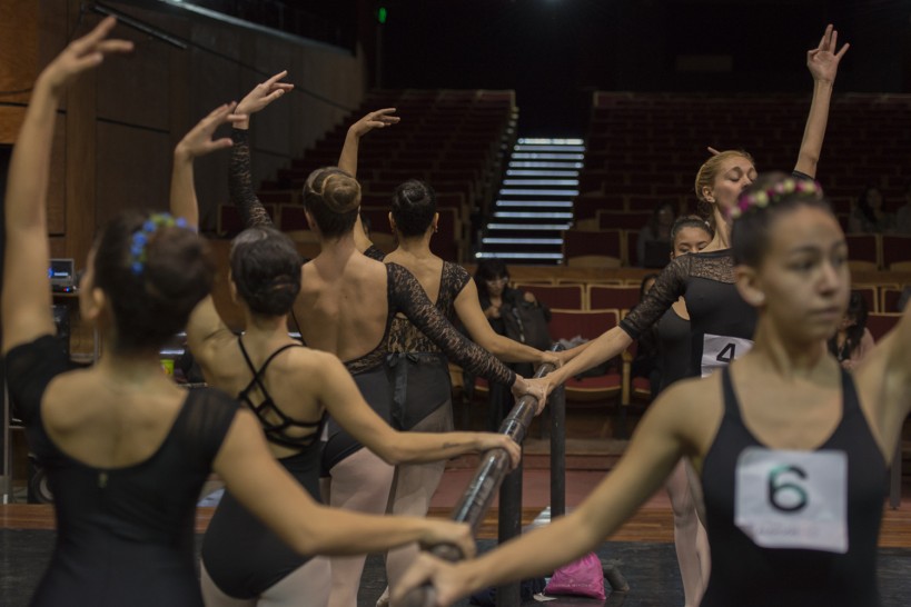 imagen El Ballet de la UNCuyo llama a concurso de bailarines para la obra "El lago de los cisnes"