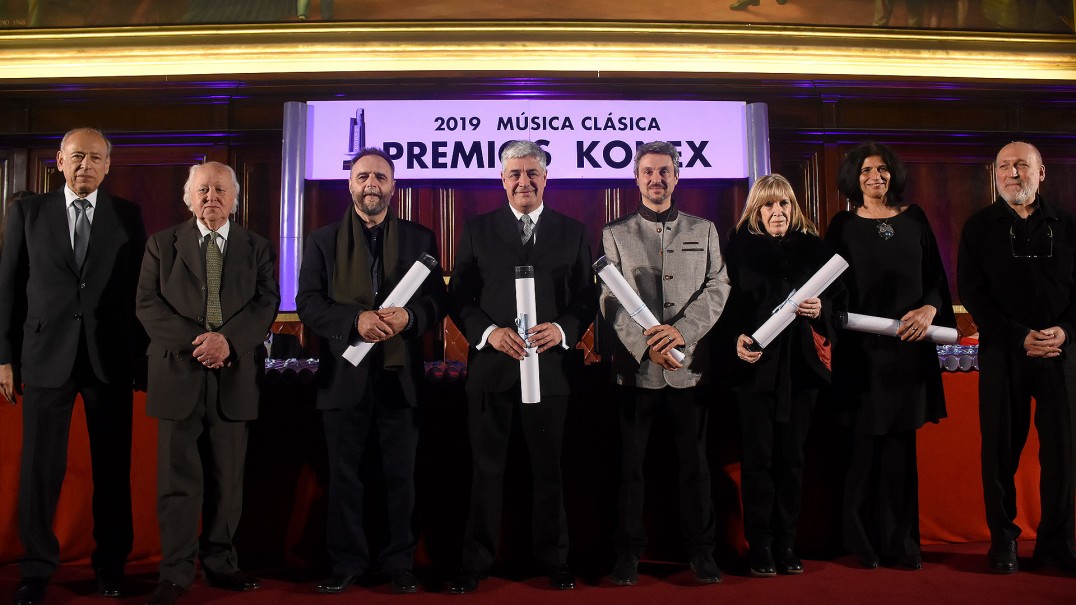 imagen Silvana Vallesi y Verónica Cangemi fueron distinguidas por su trayectoria en los Premios Konex de Música Clásica