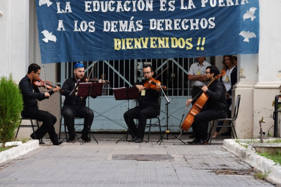 imagen Músicos de la UNCuyo se presentaron en la penitenciaría de Boulogne Sur Mer