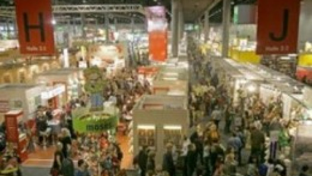 imagen Presencia de la Ediunc en la Feria del Libro de Frankfurt