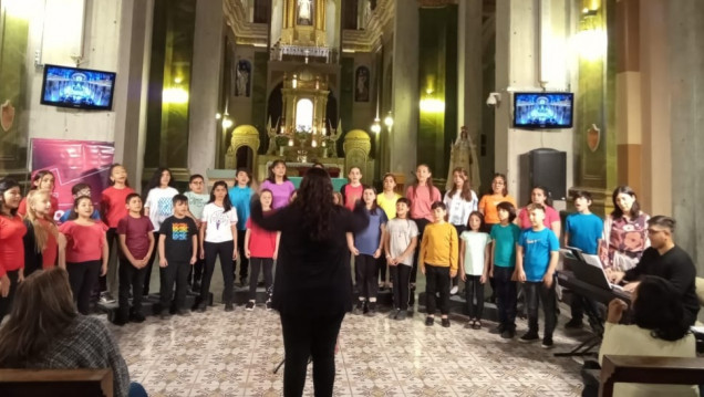 imagen El Coro de Niños UNCUYO en la Iglesia Metodista