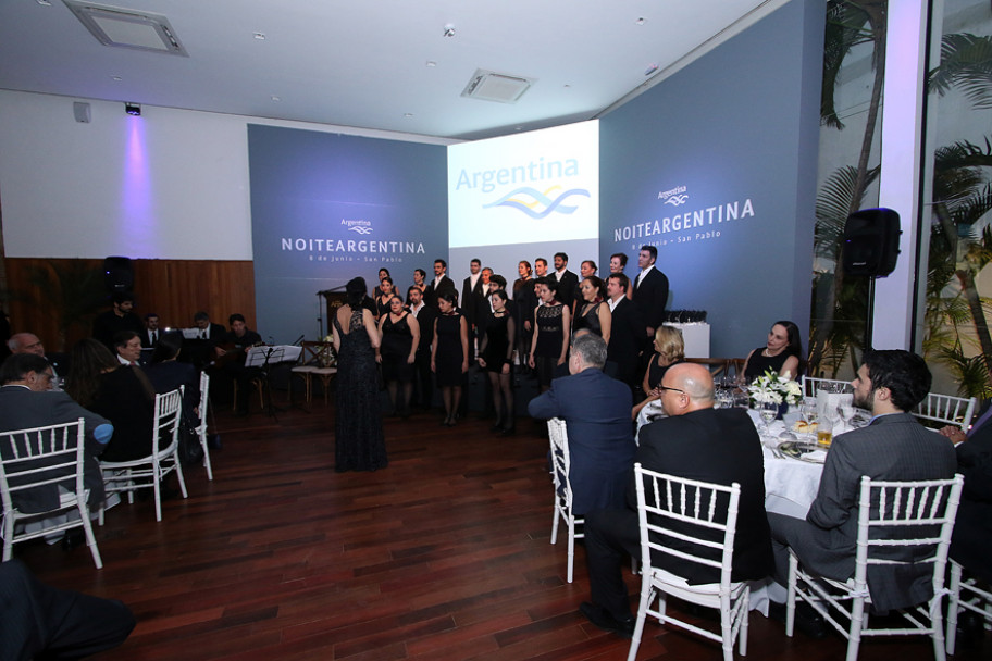 imagen Exitosa gira del Coro Universitario por Brasil