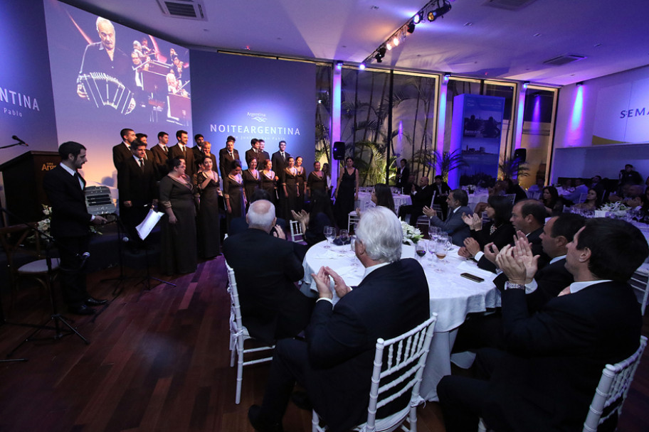 imagen Exitosa gira del Coro Universitario por Brasil