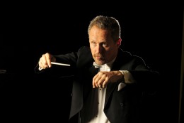 imagen Javier Logioia Orbe – Director de Orquesta
