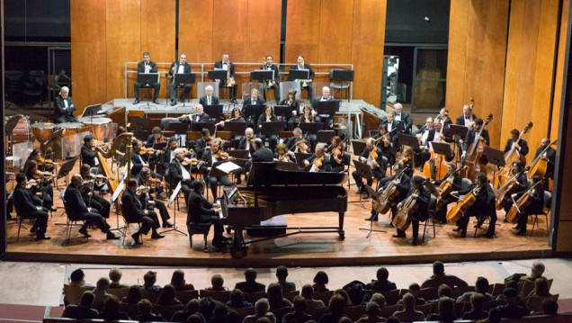 imagen OSUNCUYO presenta: Ciclo de Jóvenes Solistas con la dirección de Anunziatta Tomaro, en conmemoración de los 30 años de la Facultad de Derecho