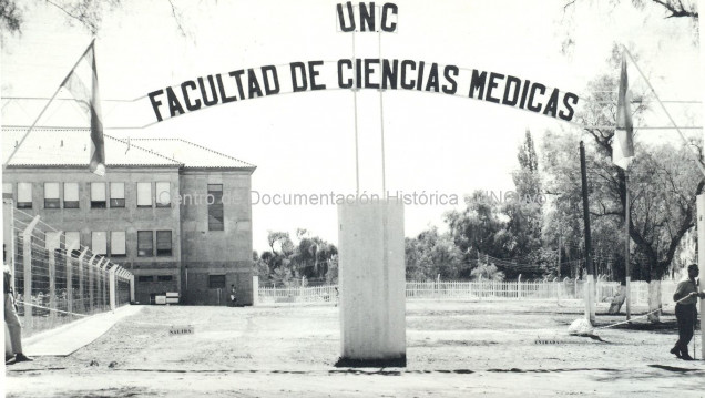 imagen Se busca material de los años 70 sobre la UNCuyo