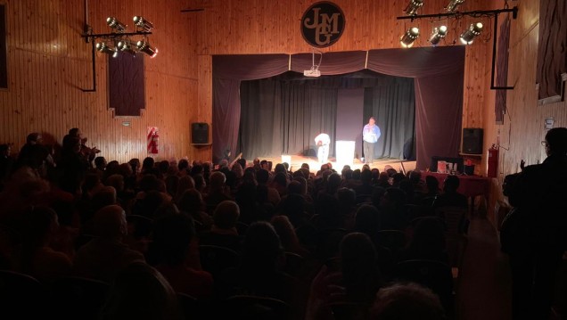 imagen La obra «Cabe en un Pez» se presentó en un Encuentro de Teatro de la provincia de Santa Fe