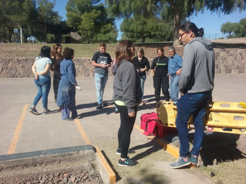 imagen SIMULACRO DE EVACUACIÓN UNCUYO