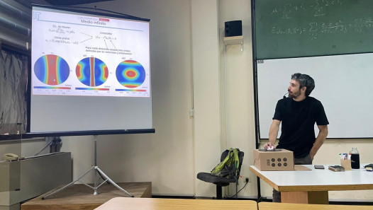 imagen ¡Mención de Honor para Diego Cowes en el Doctorado del Instituto Sabato!