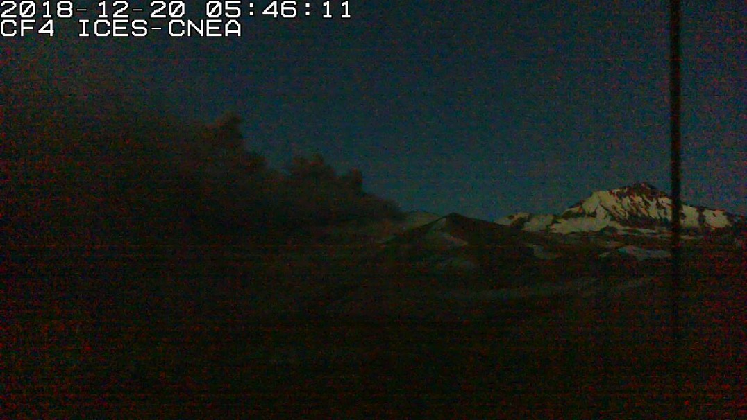 imagen Fotografía de seguimiento ICES-CNEA del Volcán Peteroa. Hora 05:46/20-12-2018 