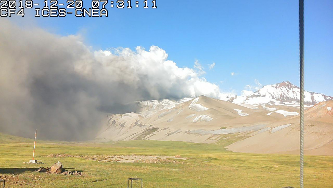 imagen Fotografía de seguimiento ICES-CNEA del Volcán Peteroa. Hora 07:31/20-12-2018