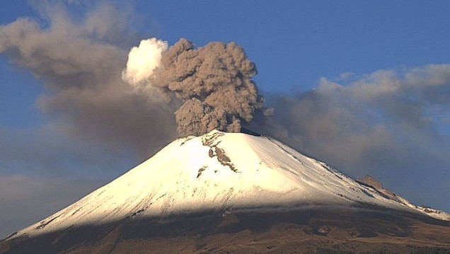 imagen Se registró una fuerte explosión en el volcán Popocatépetl