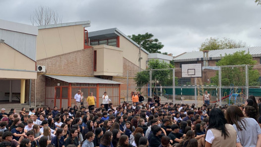 imagen Evacuación preventiva por sismo en la Escuela de Magisterio de Mendoza