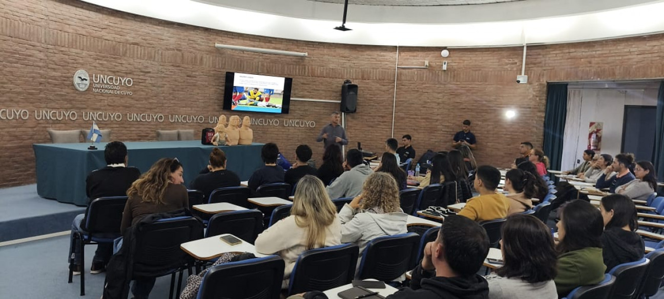 imagen Especialistas brindaron herramientas clave en salud y prevención en el marco de UNCUYO Previene