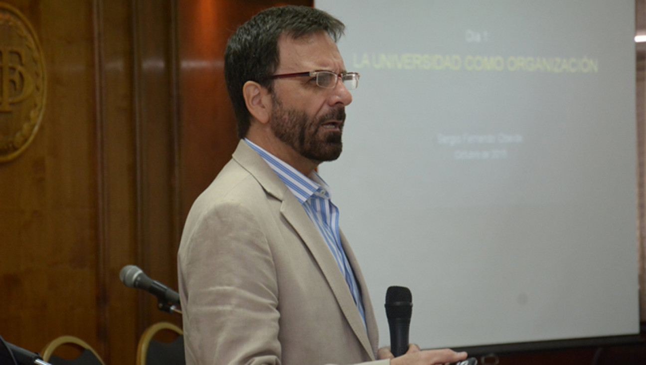 imagen Disertación sobre aptitudes para la Gestión Universitaria