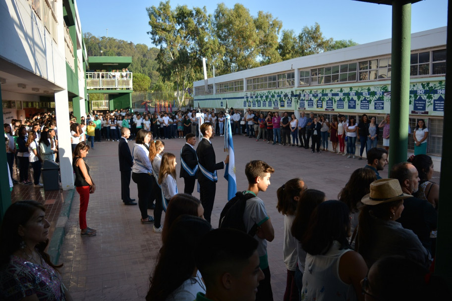 imagen Paredes con memoria: la línea del tiempo que cuenta 150 años de historia en el LAE