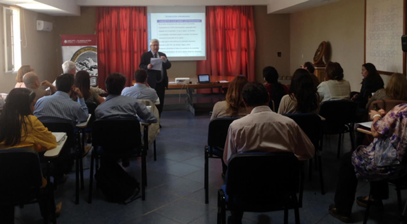 imagen Seminario sobre "Dirección Estratégica en Instituciones de Educación Superior"