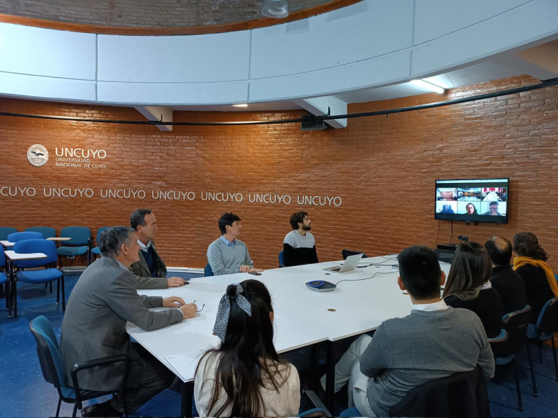 imagen La Universidad firmó un convenio con el Instituto de Ayuda Financiera para Pago de Retiros y Pensiones Militares del Ministerio de Defensa de la Nación